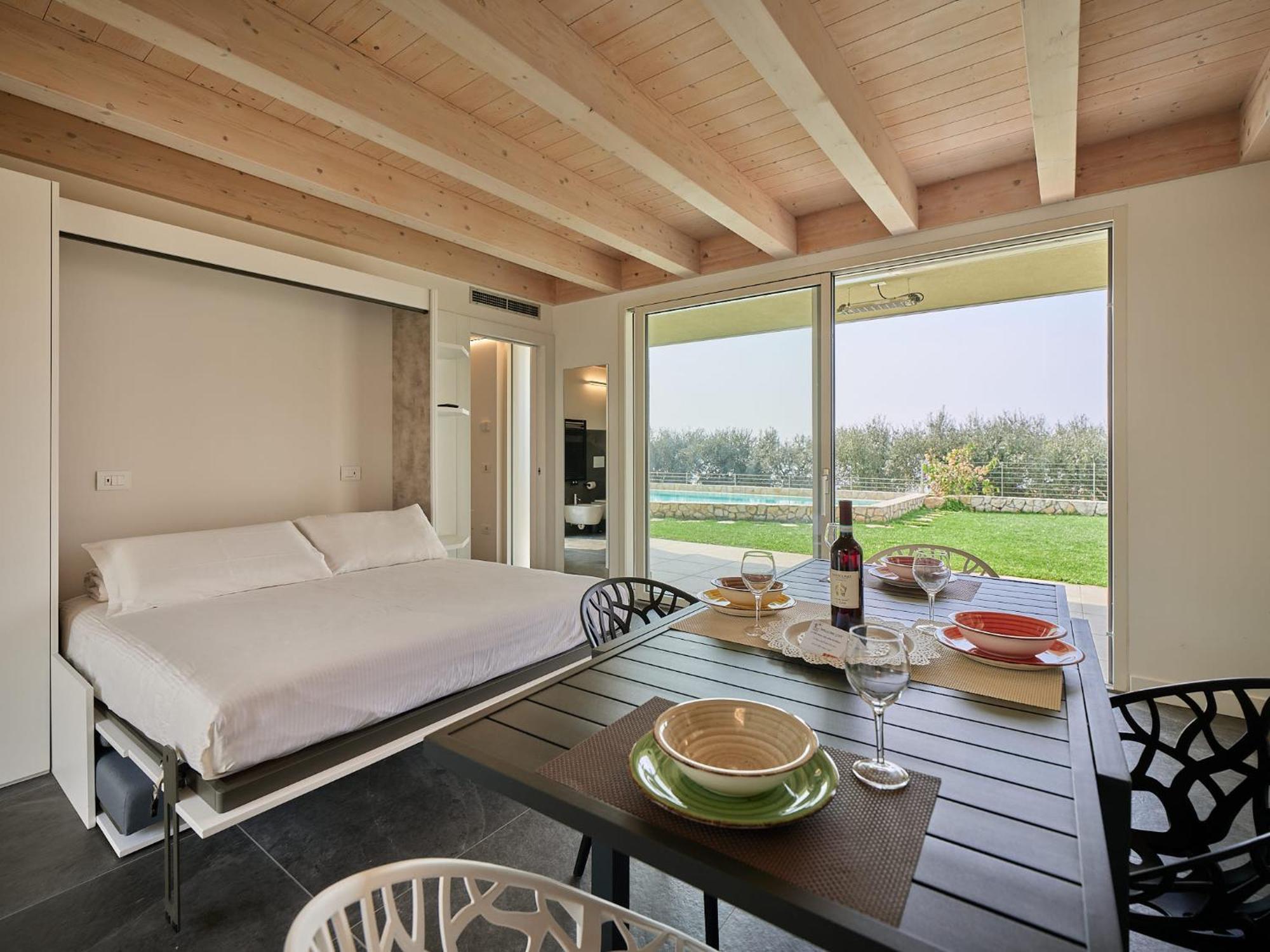 Villa Sunny Lake Suites Бардолино Экстерьер фото