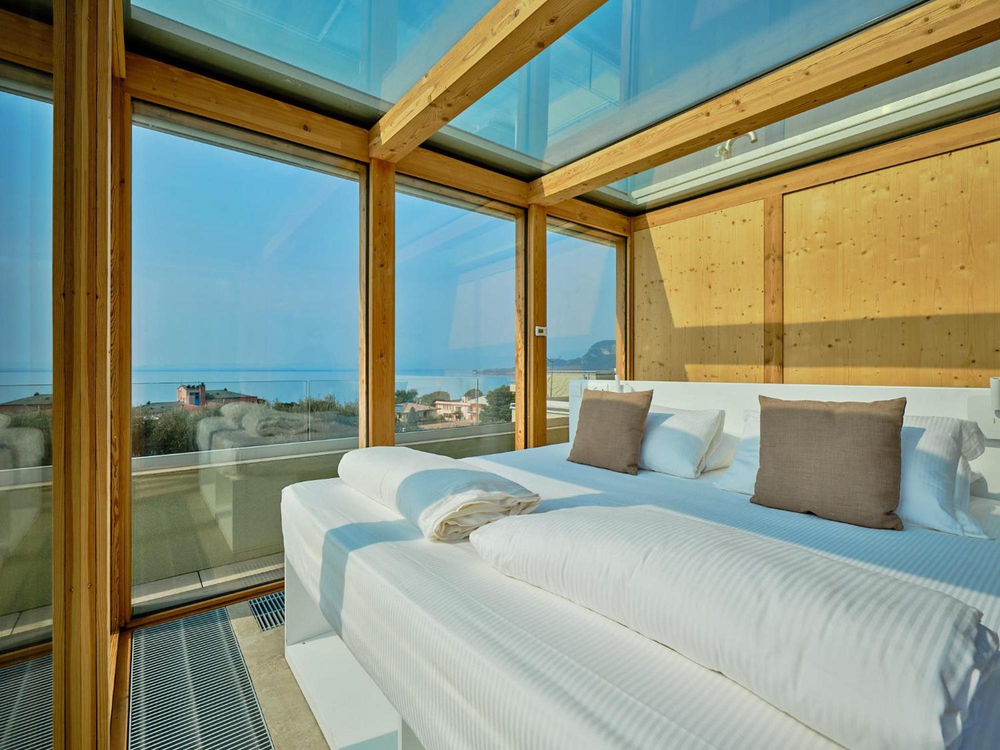 Villa Sunny Lake Suites Бардолино Экстерьер фото