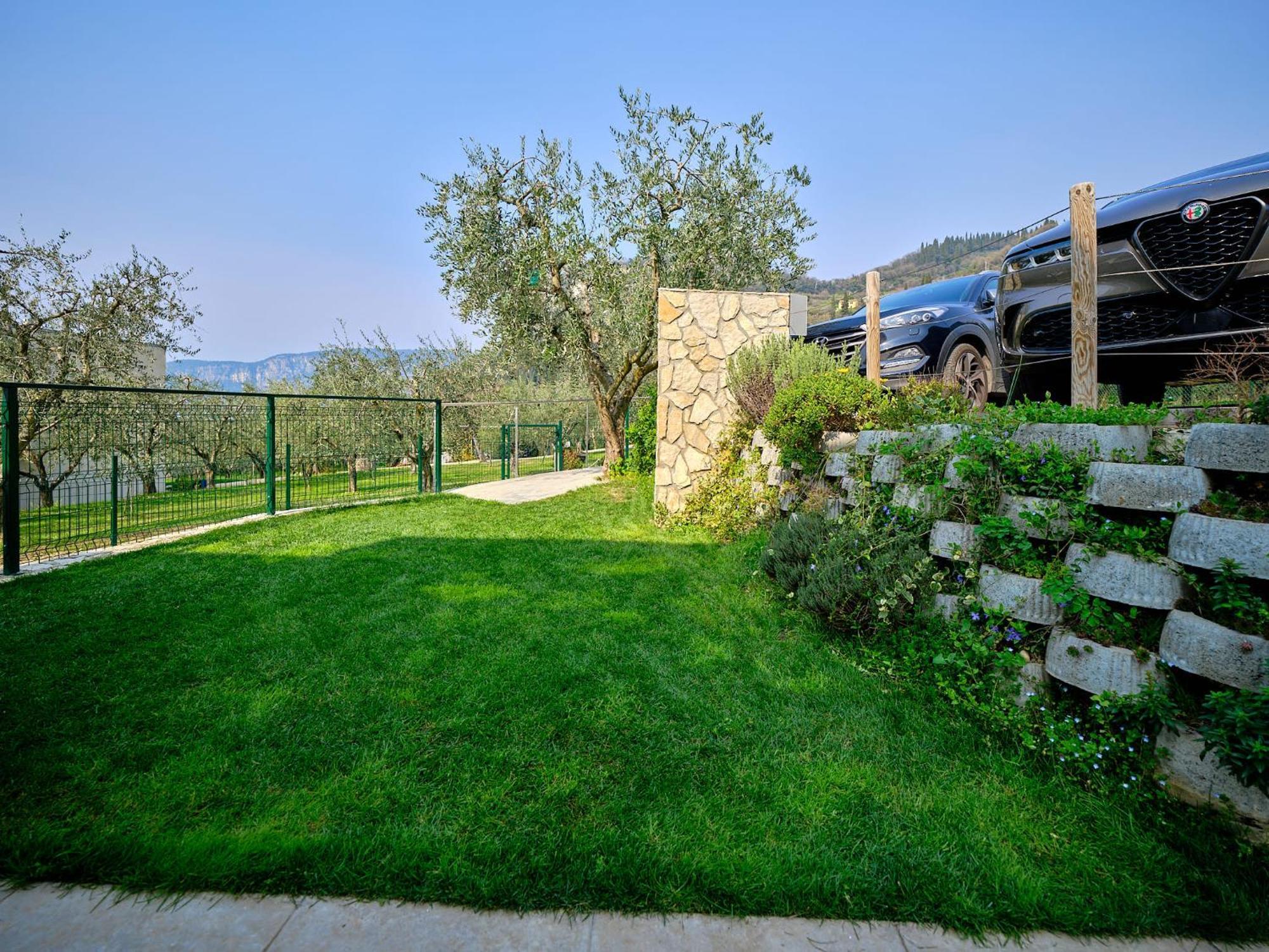 Villa Sunny Lake Suites Бардолино Экстерьер фото