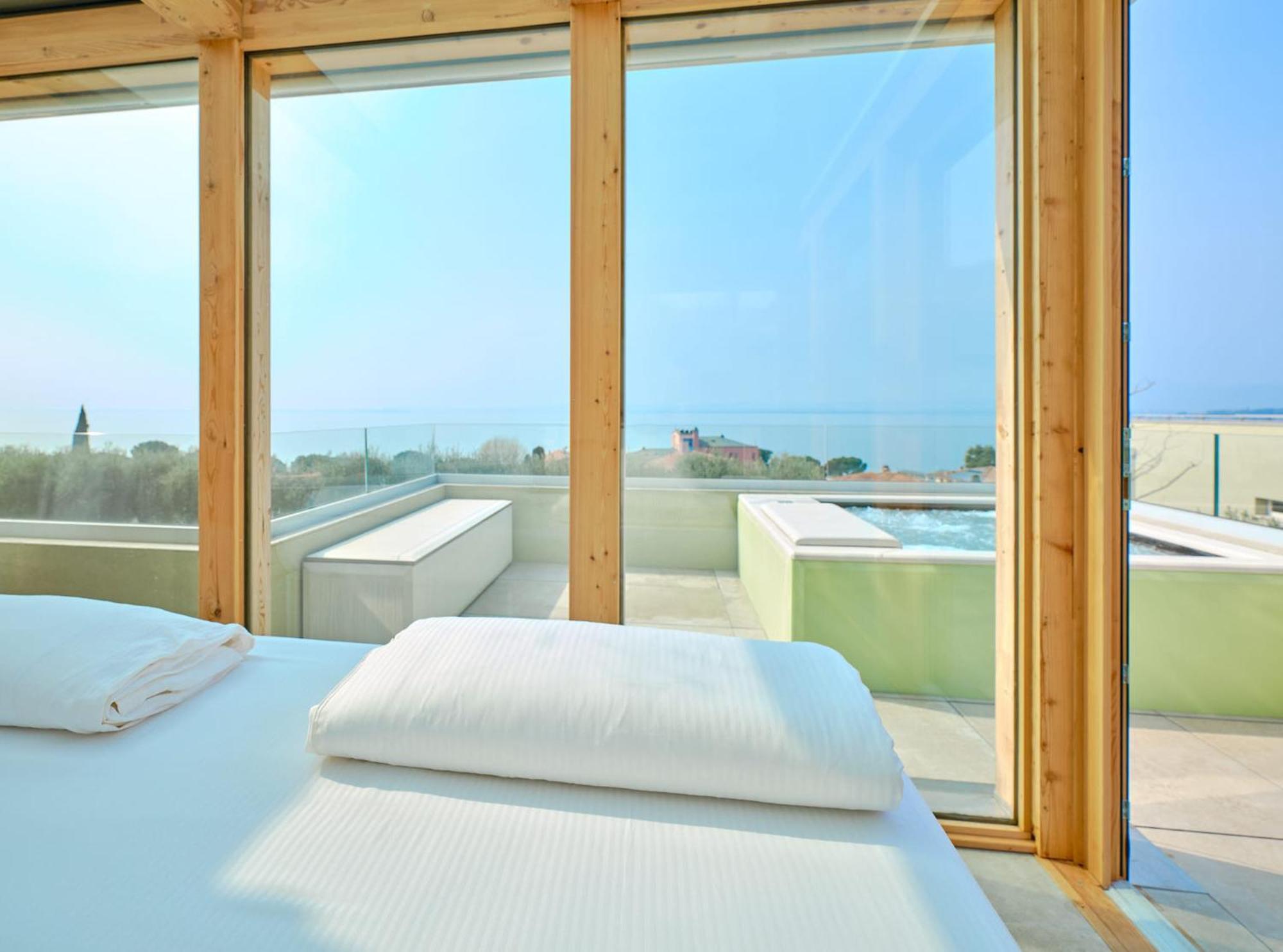 Villa Sunny Lake Suites Бардолино Экстерьер фото