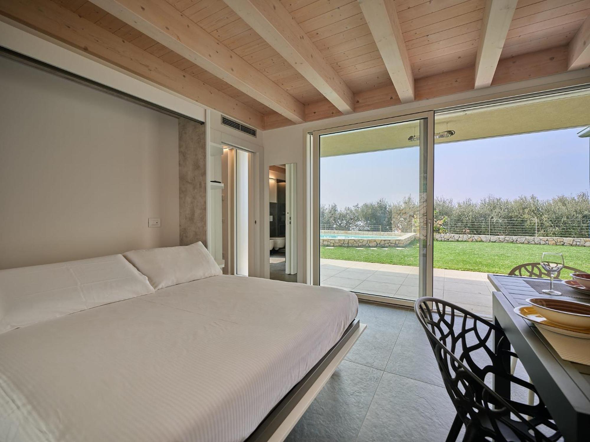 Villa Sunny Lake Suites Бардолино Экстерьер фото