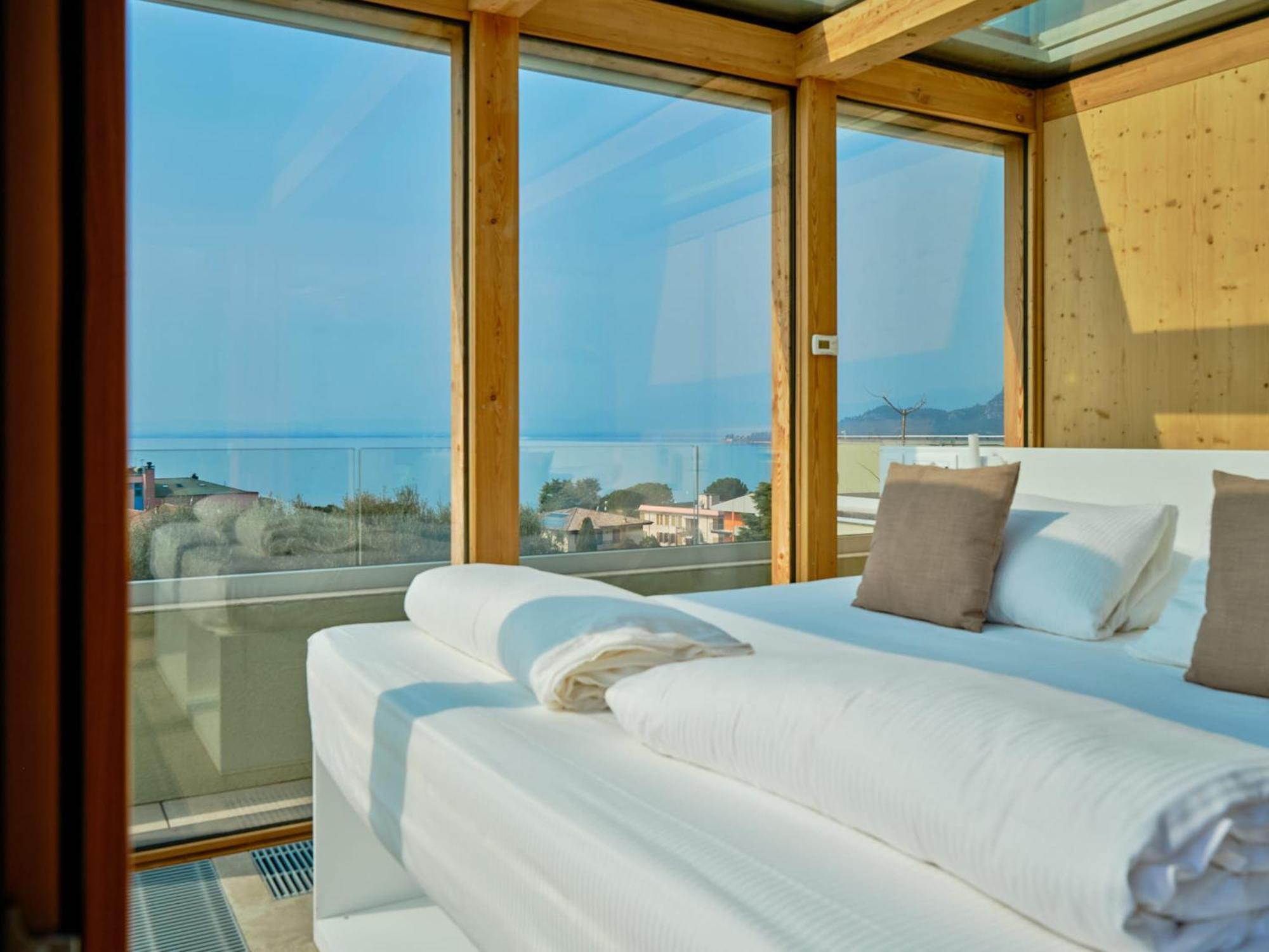 Villa Sunny Lake Suites Бардолино Экстерьер фото