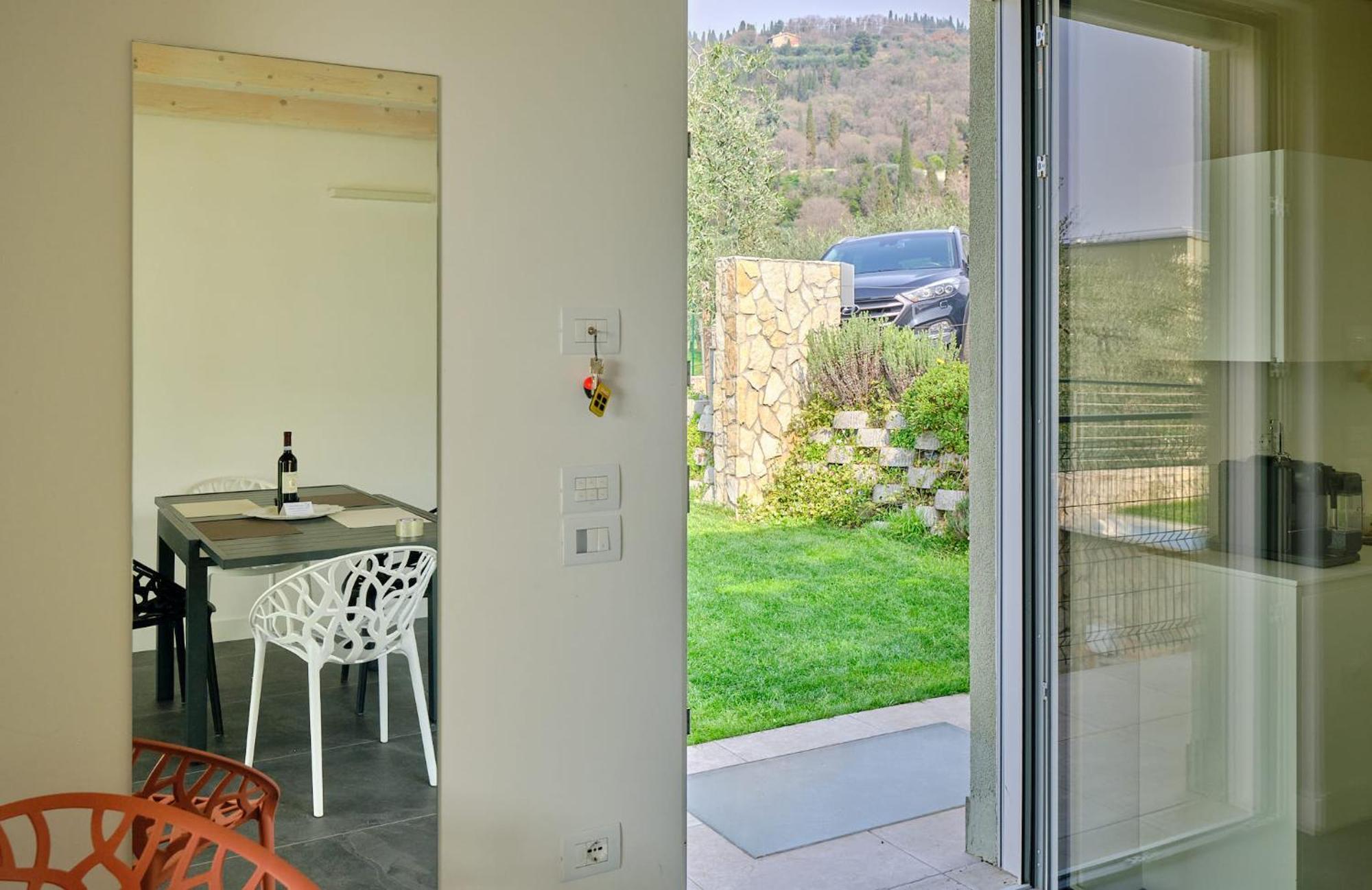 Villa Sunny Lake Suites Бардолино Экстерьер фото