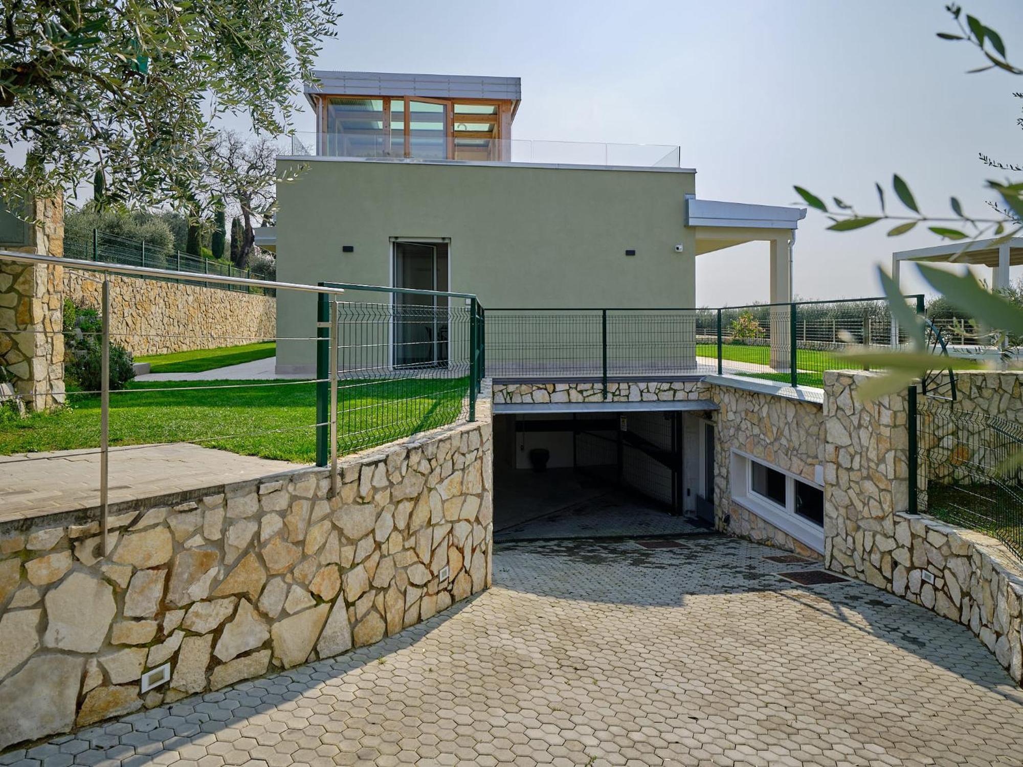 Villa Sunny Lake Suites Бардолино Экстерьер фото